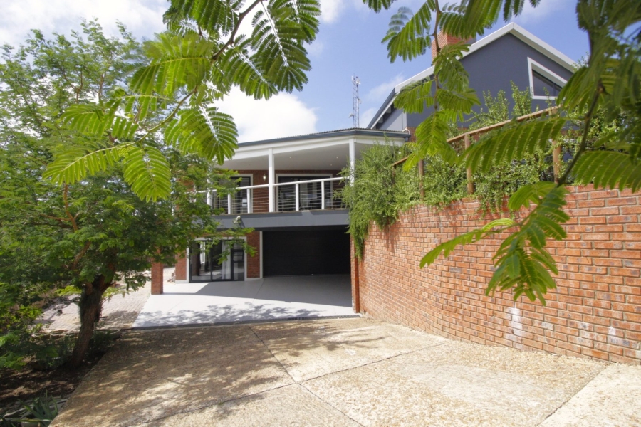 5 Bedroom Property for Sale in Noorsekloof Eastern Cape